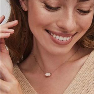 Kendra Scott Elisa Gold Pendant Necklace in Iridescent Drusy